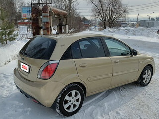2011 Kia Rio II Рестайлинг, золотистый, 560000 рублей, вид 2