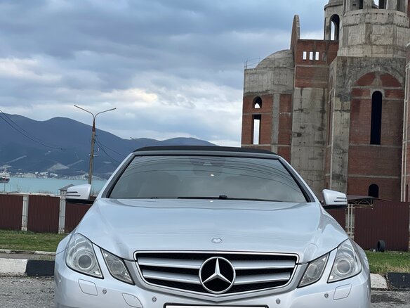 2010 Mercedes-Benz E-Класс 200 5G-Tronic IV (W212, S212, C207), серый, 2350000 рублей - вид 2