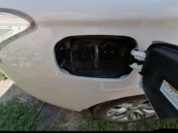 2014 Mitsubishi Outlander PHEV III, белый, 1900000 рублей - вид 29