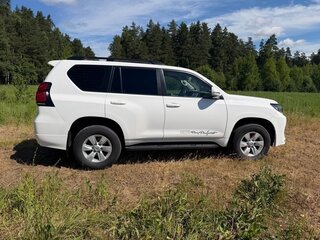 2018 Toyota Land Cruiser Prado 150 Series Рестайлинг 2, белый, 3800000 рублей, вид 2