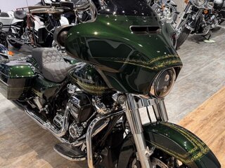 2019 Harley-Davidson Street Glide, зелёный, 2270000 рублей, вид 1