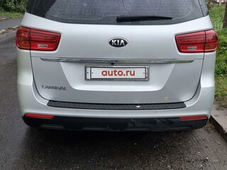 2019 Kia Carnival III, серебристый, 3000000 рублей, вид 4