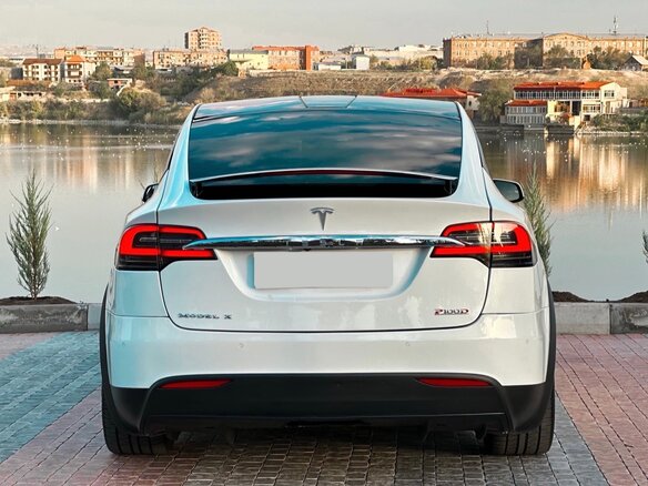 2018 Tesla Model X P100D I, белый, 4900000 рублей - вид 5