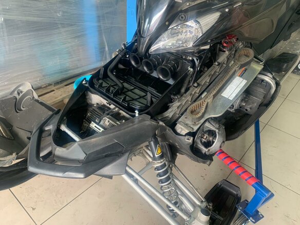 2011 Yamaha RS Venture, красный - вид 2