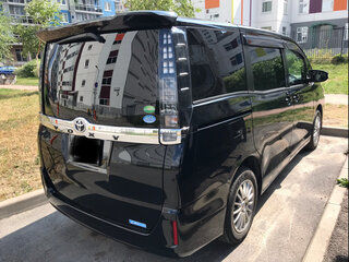 2016 Toyota Voxy III (R80), чёрный, 2000000 рублей, вид 5