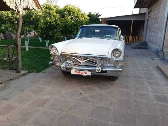 1961 ГАЗ 13 «Чайка», белый - вид 1