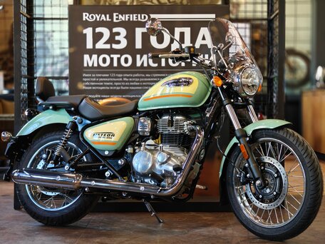 2026 Royal Enfield Meteor, зелёный, 528000 рублей, вид 1