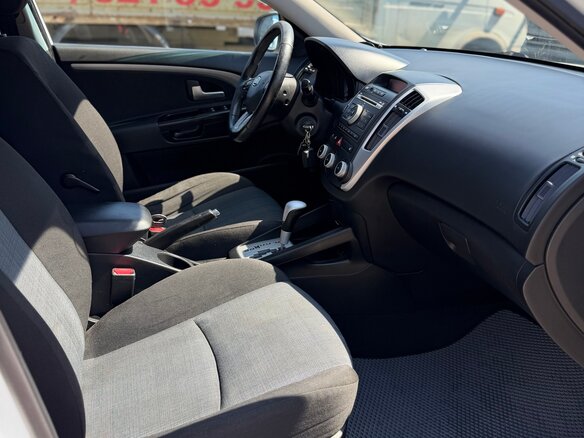 2010 Kia Ceed I Рестайлинг, белый - вид 4