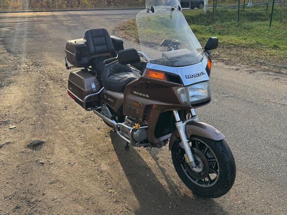 1986 Honda GL 1200 Gold Wing, коричневый, 450000 рублей - вид 1