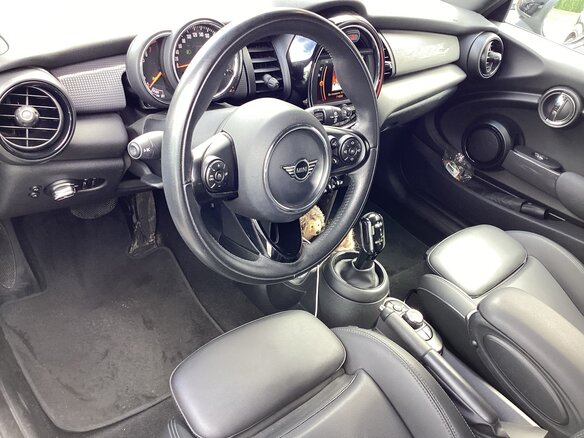 2021 Mini Hatch Cooper III (F55/F56) Рестайлинг 2, серый, 2310000 рублей - вид 14