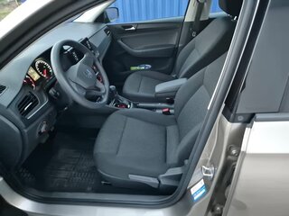 2020 Volkswagen Polo VI, бежевый, 1650000 рублей, вид 2
