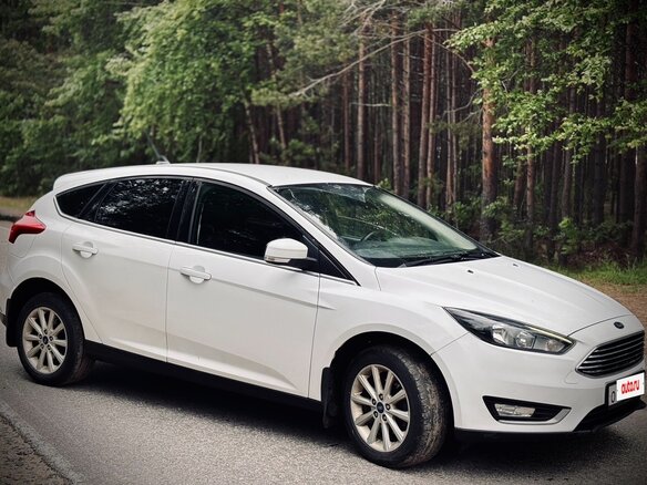 2016 Ford Focus III Рестайлинг, белый, 1100000 рублей - вид 2