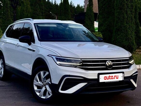 2022 Volkswagen Tiguan II Рестайлинг, белый, 2700000 рублей - вид 1