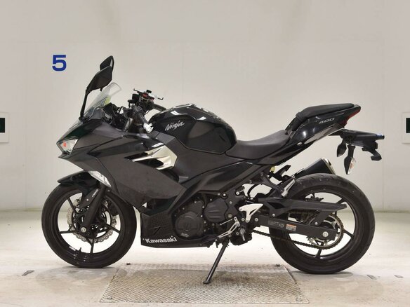 2018 Kawasaki Ninja 400, чёрный, 599000 рублей