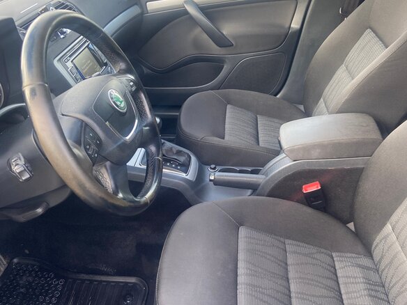 2012 Skoda Octavia II (A5) Рестайлинг, серый, 900000 рублей - вид 7