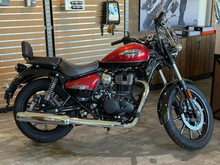 2025 Royal Enfield Meteor, красный, 519000 рублей, вид 1