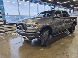 2018 Ram 1500 Crew Cab IV (DS/DJ), серый, 5350000 рублей, вид 1