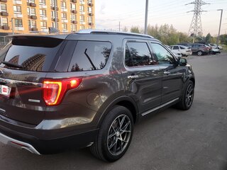 2017 Ford Explorer V Рестайлинг, чёрный, 2800000 рублей, вид 3