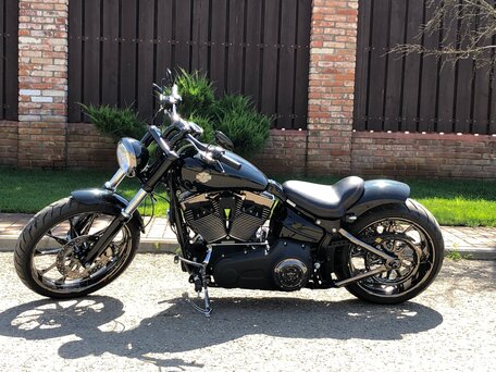 2014 Harley-Davidson Breakout, чёрный, 3000000 рублей, вид 4