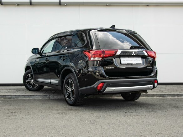 2018 Mitsubishi Outlander III Рестайлинг 2, чёрный - вид 3