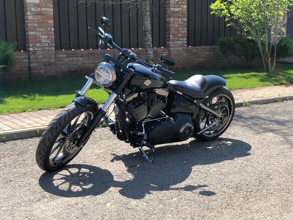 2014 Harley-Davidson Breakout, чёрный, 3000000 рублей - вид 4