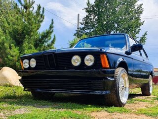 1981 BMW 3 серии 318i I (E21), чёрный, 3500000 рублей, вид 3