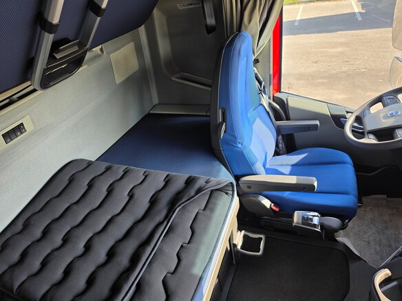 2026 Volvo FH, красный, 18300000 рублей - вид 27