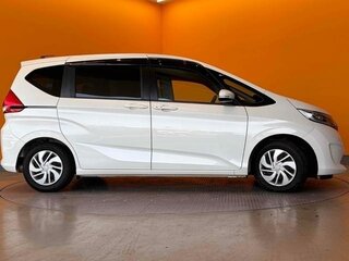 2018 Honda Freed+ II, белый, 1253000 рублей, вид 4