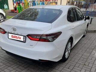 2022 Toyota Camry US Market VIII (XV70) Рестайлинг, белый, 3500000 рублей, вид 4