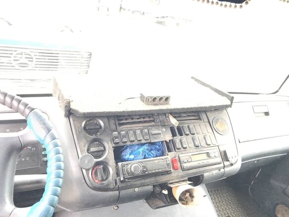 2003 Mercedes-Benz Axor, белый, 800000 рублей - вид 6