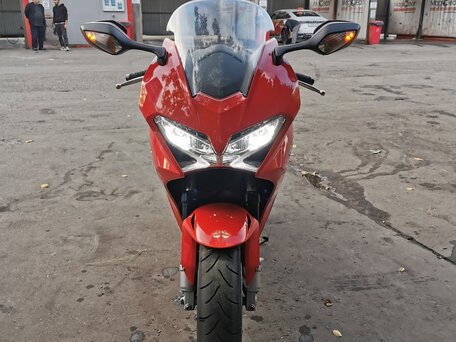 2015 Honda VFR 800, красный, 765000 рублей, вид 3