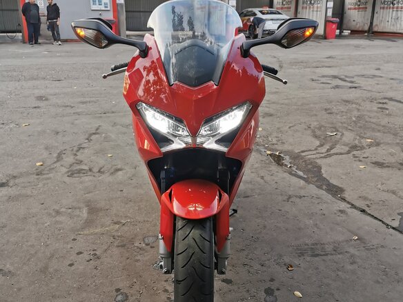 2015 Honda VFR 800, красный, 765000 рублей - вид 2
