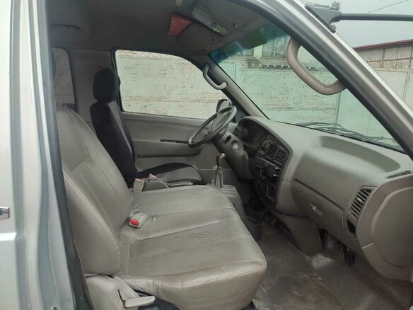 2005 Kia Bongo, серый, 930000 рублей - вид 8