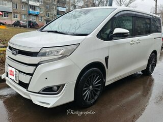 2019 Toyota Noah III (R80) Рестайлинг, белый, 2000050 рублей, вид 2