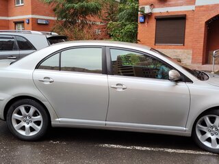 2006 Toyota Avensis II Рестайлинг, серебристый, 700000 рублей, вид 1