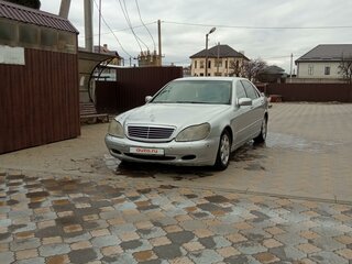 2000 Mercedes-Benz S-Класс 500 Long IV (W220), серебристый, 440000 рублей, вид 1
