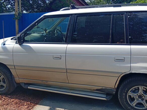 1997 Mazda MPV I (LV), белый, 250000 рублей - вид 1