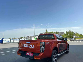2023 Isuzu D-Max III, оранжевый, 2500000 рублей, вид 5