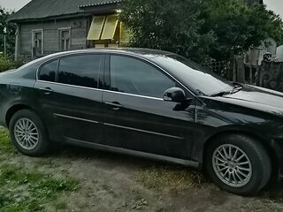 2011 Renault Laguna III Рестайлинг, чёрный, 700000 рублей, вид 3