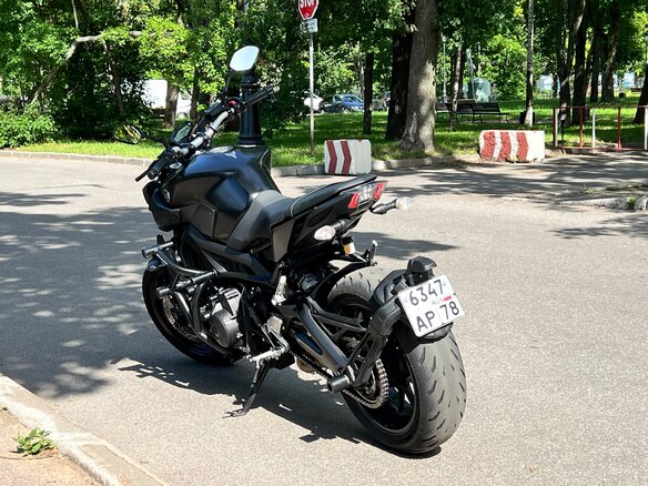 2017 Yamaha MT-09 (FZ-09), чёрный, 800000 рублей - вид 6