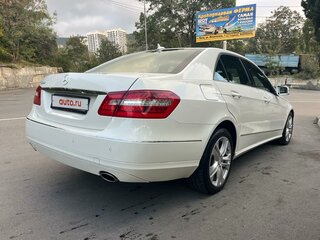 2009 Mercedes-Benz E-Класс 300 IV (W212, S212, C207), белый, 2200000 рублей, вид 4