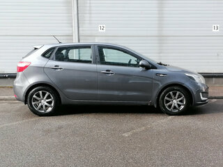 2013 Kia Rio 5-speed III, серый, 494000 рублей, вид 4