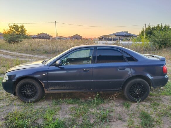 1999 Audi A4 I (B5) Рестайлинг, синий, 270000 рублей - вид 3
