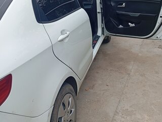 2013 Kia Rio III, белый, 900000 рублей, вид 3