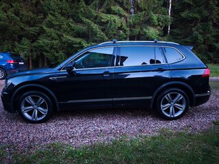 2019 Volkswagen Tiguan Allspace II, чёрный, 2600000 рублей, вид 5