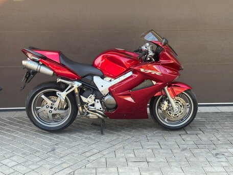 2008 Honda VFR 800, красный, 548800 рублей, вид 4