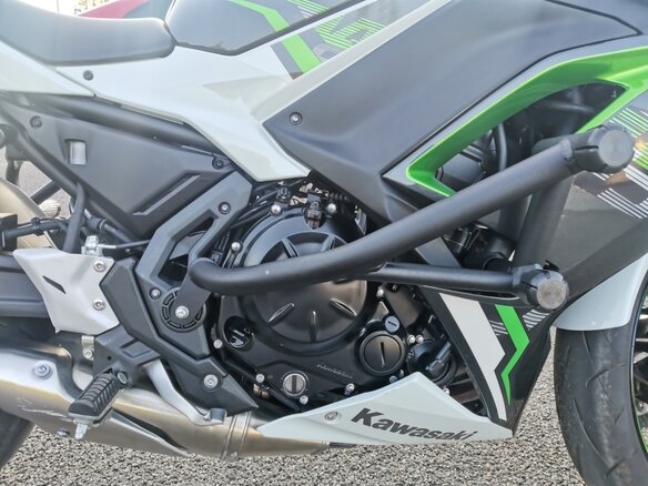 2021 Kawasaki Ninja 650, белый, 670856 рублей - вид 12