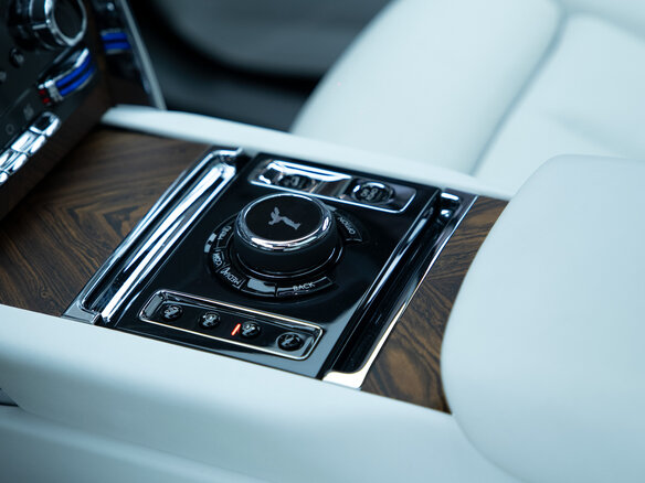 2018 Rolls-Royce Cullinan I (Series I), серый, 27900000 рублей - вид 17