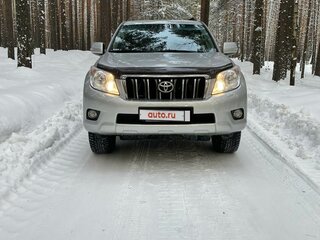 2012 Toyota Land Cruiser Prado 150 Series, серебристый, 3800000 рублей, вид 2