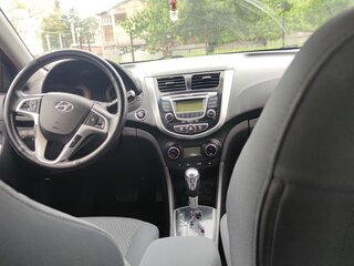 2013 Hyundai Solaris I, серебристый, 990000 рублей, вид 5